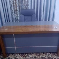 ميز مكتبي • أثاث مكتب