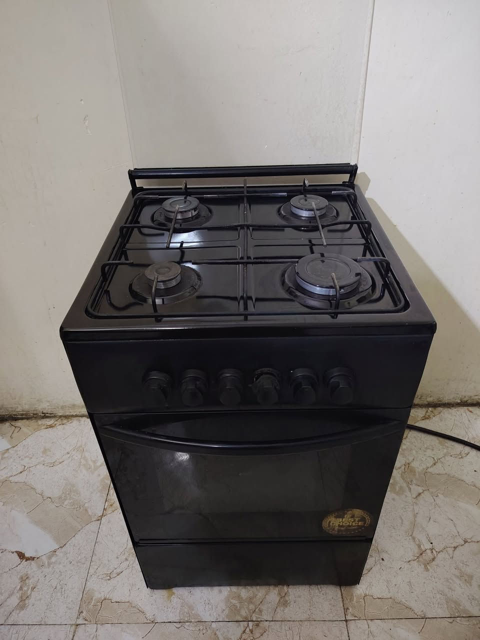 طباخ ستار كاز نظيف شغال عيون وفرن نهايته 80 رجائاً بدون عمله مكان بغداد الشعله  واتساب ***********
