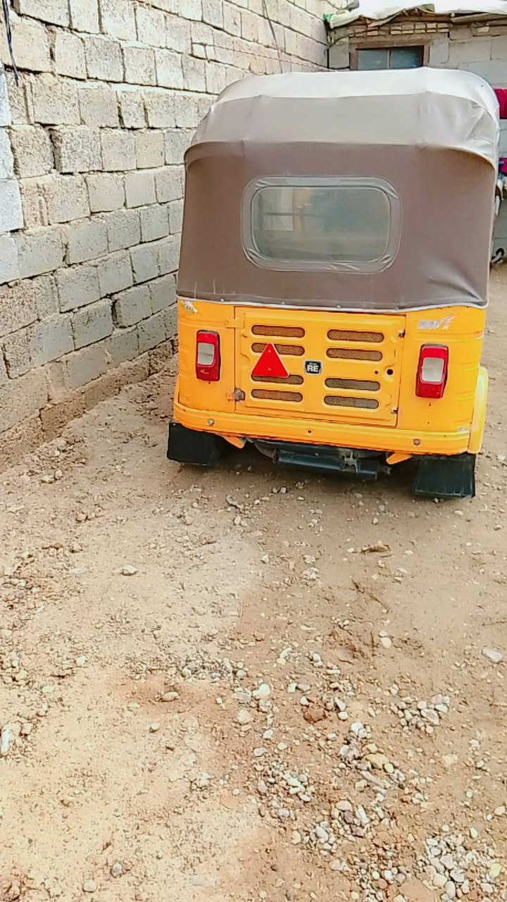 السلام عليكم تيك توك موديل 17 حلوه نظيفه بيها ماكينه 20 سعر ثلاثه بيها مجال 

***********
