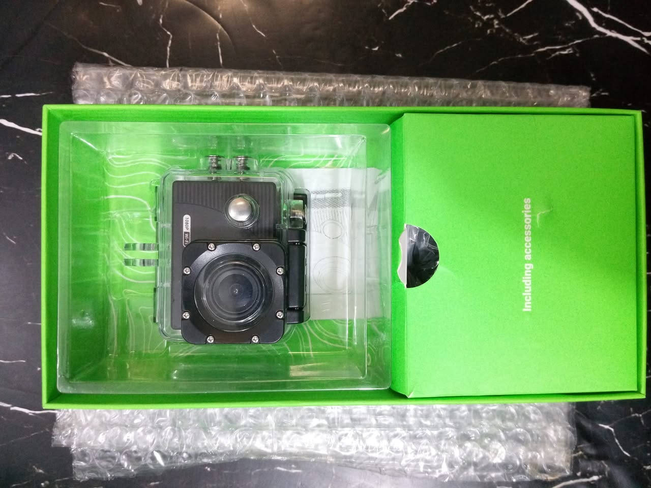 سلام عليكم 
كامره اكشن من شركه hoco
تنشد علا الدراجه وعلا الخوذا 
جديده غير مستخدمه 
اصليه غير تقليد اكو بيه تقليد واصلي 
سعره ٢٥ ويا التوصيل 
لرقم ***********
