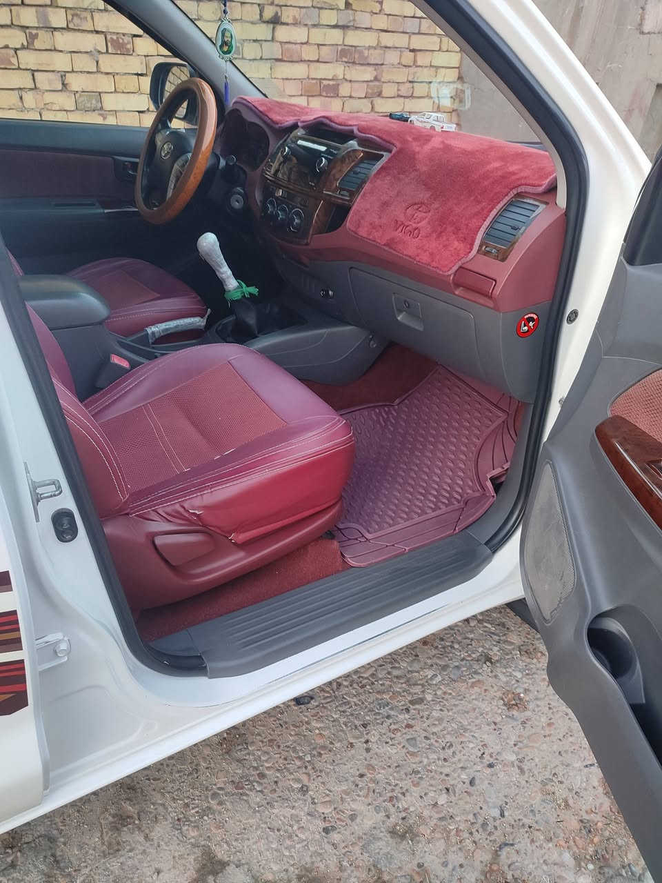 السلام عليكم بيكم هايلوكس موديل 2014 
قطري شاصي 12 سياره مكفوله كفاله عامه مكينه مافتوحه لا تنقيص  ولا تبخير السياره جاهزه تخم تاير حداديه رقم السياره ميسان تحويل السياره ثاني تصال علا لرقم ***********
