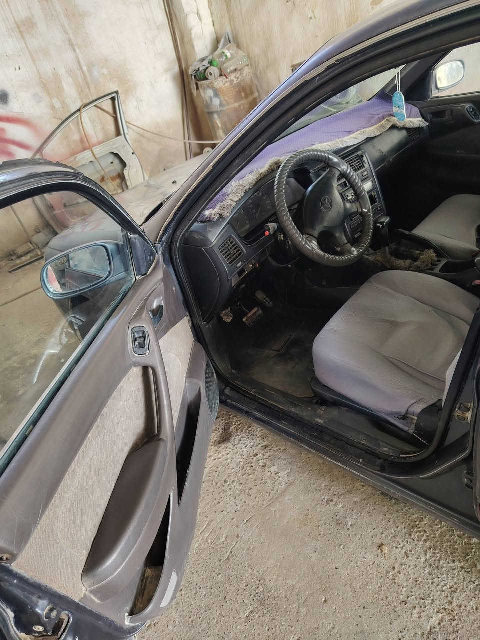 السلام عليكم
كرونه فرخ بطه ٩٣ رقم صلاح الدين دولي لل٢٩ كير محرك شرط  طخم تاير جديد سعر ٣٦وبيها للشراي ***********

