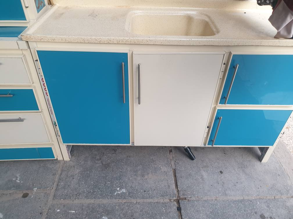 كاونتر مترين وسنك متر ونص مرمر نضافه ٩٥ بيع ومراوس سعره ٣٥٠ وبي مجال *********** عمارة, ميسان
