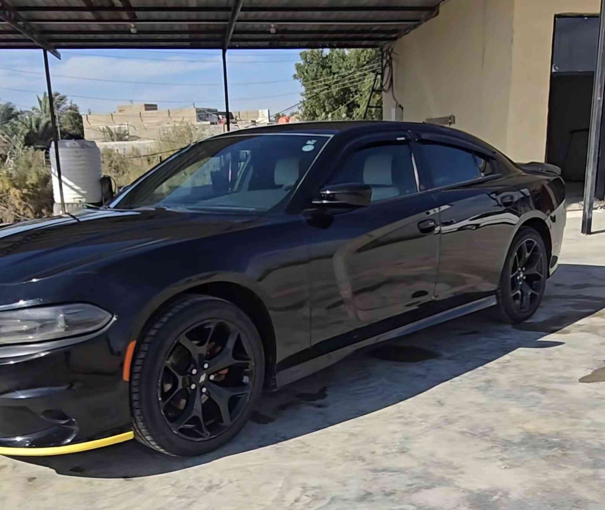 السلام عليكم جارجر للبيع وارد امريكي موديل 18 رمزها 20 سياره جاهزه مابيه نقص رقم بغداد نكليزي تخم تاير حداديه كير ومكينه كلشي نضيف مكانها السماوه الرميثه السعر 190 وبيها مجال رقمي ***********
