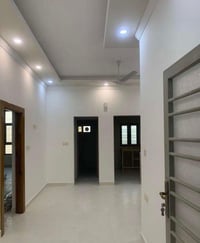 باب معزول • غرفة صالة • مفروش