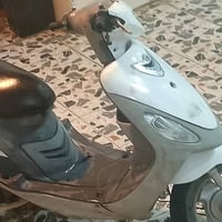للبيع السعر 400 وبيها مجال اتصال فقط وتساب 07765924066