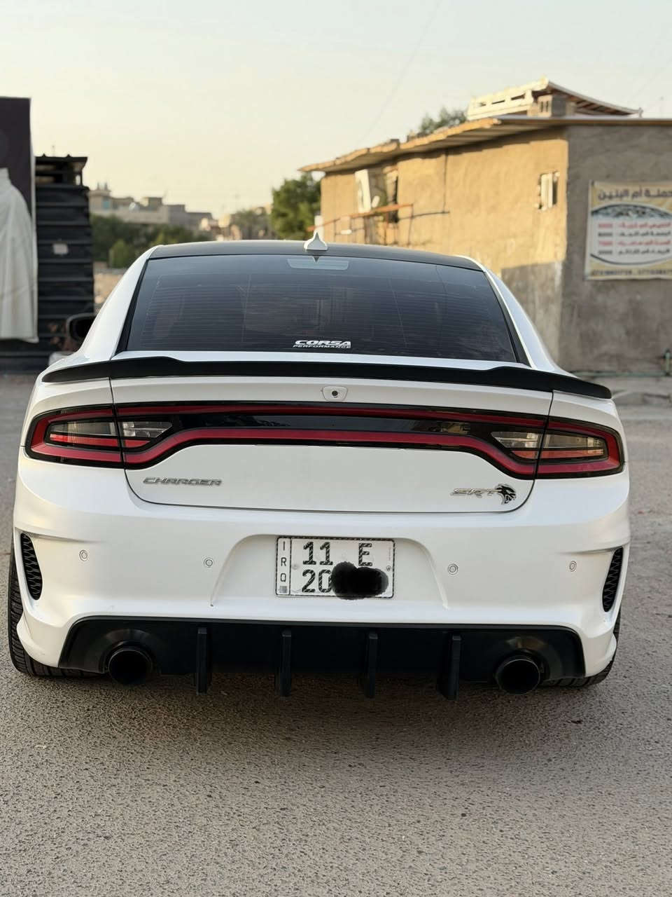 السلام عليكم دودجج جارجر هلكات سوبر جارج 🚀🚀فول تزويد 2017 ماشية 43 حقيقي عليها bbf ضمان 5 سنوات 
بيها ثلاث ثلاث قطع بونيد مبدل وايلد بدي جاملغات الامامي صبغ بدون دواخل 
فول موصفات 
فتحة سقف 
تدفئة تبريد كشنات 
تدفىة تبريد كلاص دشبول 
دركة شاشه 
شوتة رياضي اصلي امريكي
اكزوز رياضي. اصلي امريكي
وهواي شغلات 
سعر 30$ وبيها مجال جدا قليل 
***********
