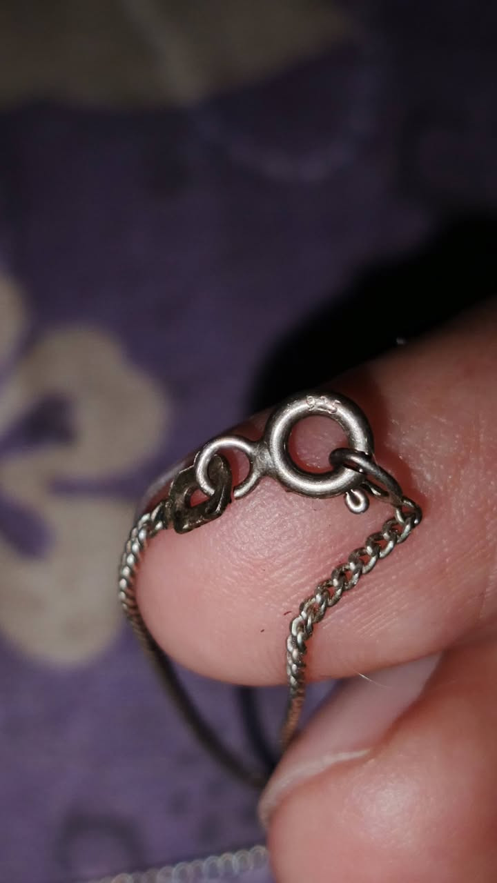 قلاده فضه 925 السعر 25الف عنواني البصره


**إذا كنت صاحب هذا الإعلان وتريد حذفه لأي سبب، رجاءا أرسل رسالة إلى الدعم الفني**