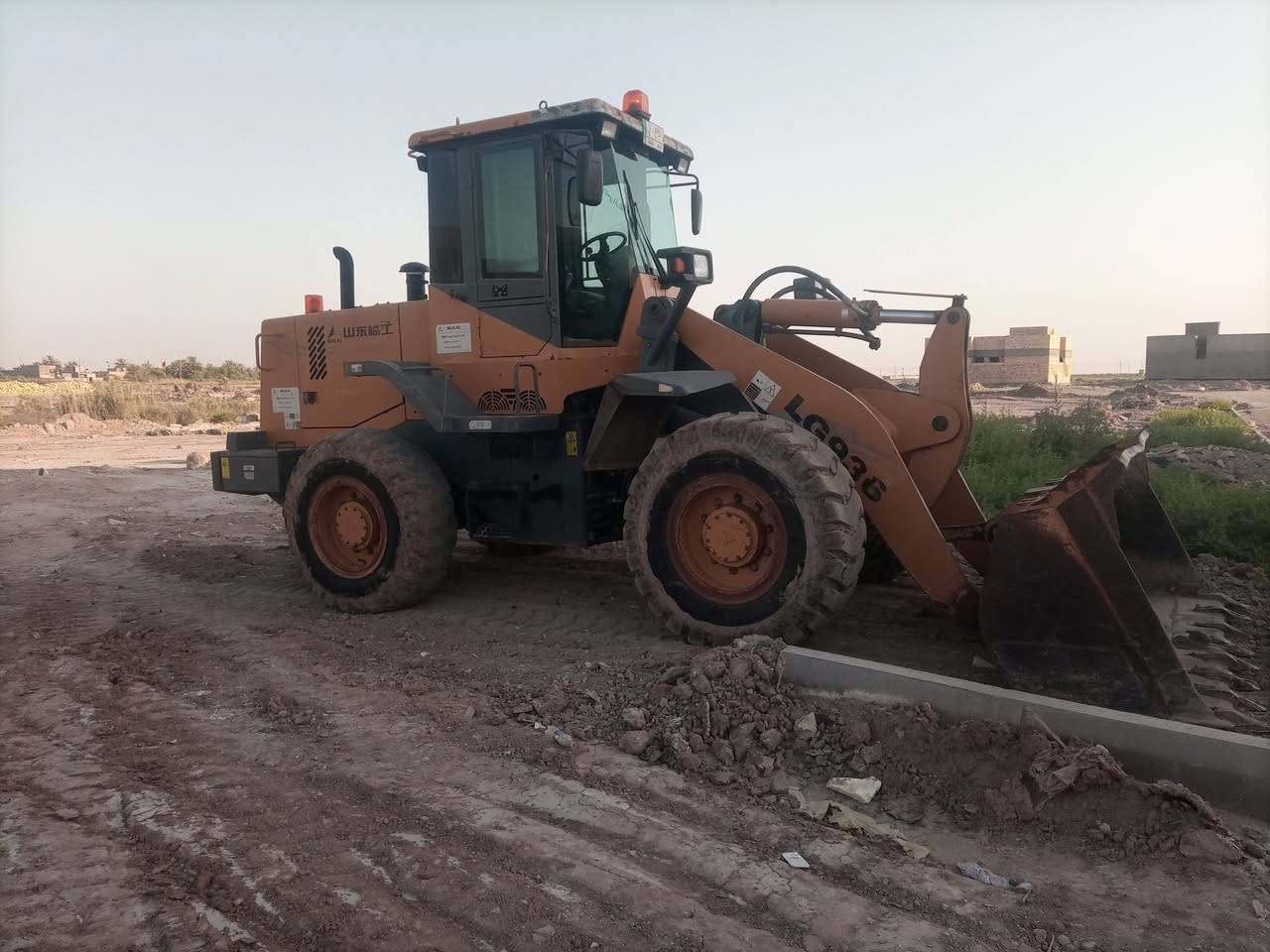 سلام عليكم للبيع شفل LG مكينه نضيفه بلاديه مكفوله ***********
