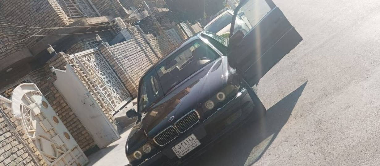 Bmw 8سلندر
موديل 1995 مكينه 4000 السياره محتاجه مكينه وتعديلات بسيطه السعر 50$


**إذا كنت صاحب هذا الإعلان وتريد حذفه لأي سبب، رجاءا أرسل رسالة إلى الدعم الفني**