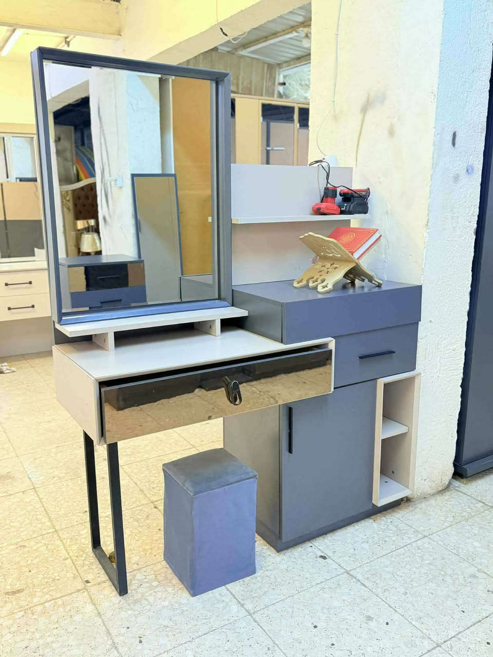 ✨ غرفة تركية  مودرن ✨
🚪 نظام أبواب 10 قطعه بروفايل فاخر
🛏️ سرير ضهر بلوك بمخزن عملي
🪞 جام برونزي أنيق
🧵 قماش وتر بروف أصلي
💡 إنارة شغالة
✨ نظافة 90 ٪
🚚 شد ونقل مجاني داخل بغداد
📦 توصيل للمحافظات بأسعار رمزية

📍 بغداد الجديدة
📩 للاستفسار راسل خاص

#غرف #غرف_نوم #غرف_تركية #اثاث #اثاث_تركي #اثاث_منزلي #غرف_مودرن #اثاث_راقي #اثاث_بغداد #بغداد_الجديدة #اثاث_عراقي #ديكور #ديكورات_غرف #بيع_اثاث #اثاث_مستعمل #غرف_ملكية #غرف_عرسان #اثاث_بيت #اثاث_حديث #غرف_راقية #غرف_تصميم #اثاث_مودرن #اثاث_راقي_جداً #بغداد #العراق


**إذا كنت صاحب هذا الإعلان وتريد حذفه لأي سبب، رجاءا أرسل رسالة إلى الدعم الفني**