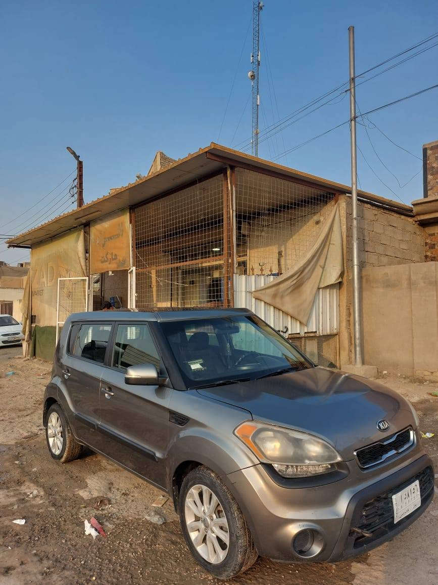 السلام عليكم (مكلف بالنشر )
كيا صول 2013
(امريكي ) ضربتها كلش حلوه ، بالهوك فقط ايرباكات طاكه بيها : سياره ليبل واحد : مكفوله من كلشي 
مابيها اي قطعة صبغ : مواصفات عاديه 
صور الحادث موجده
سياره نضيفه كلش ما متعوبه 
استفسار اتصال : ***********
مكانها بابل الحله
