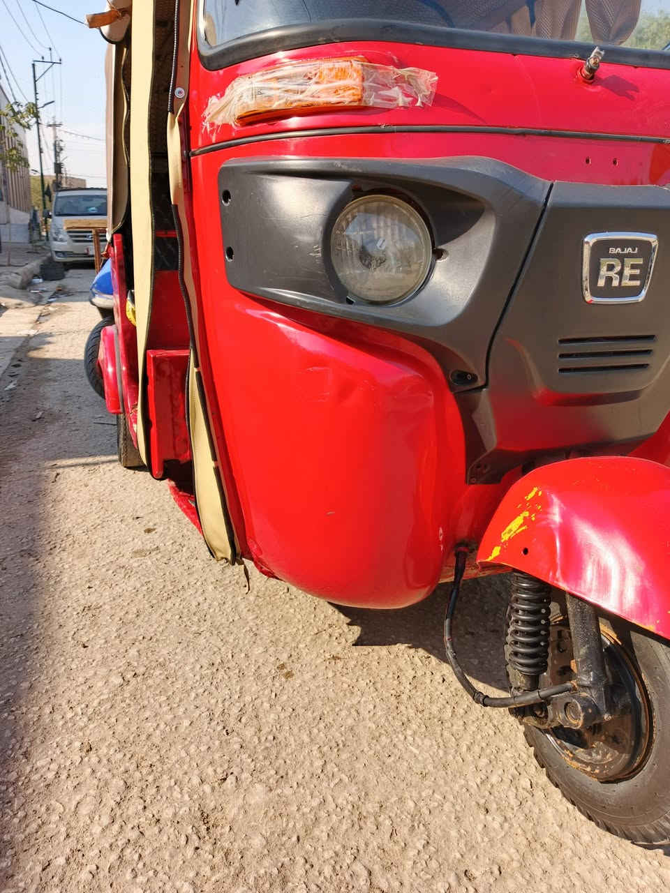 سلام عليكم تكتك للبيع موديل 17 شهر 10 / اوراق السعر 3500 وبيها مجال قليل مكاني طويريج ***********
