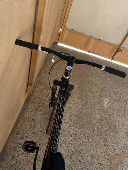 للبيع هذا الباسكل حجم 26
نضيف بريكاتو حلوه 
دبل كدام بس يرادلو كير فقاس 

مكاني حي سومر 
للتواصل ع خاص أو ع الهاتف ***********

السعر 85 بي مجال قليل
