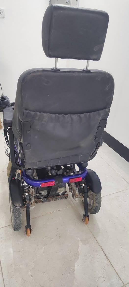 عربانه شحن استعمال قليل 2 بطاريه نظيفة 90% تحمل وزن 150 كغم واكثر شغاله حديد ثقيل درجة أولى مع الشاحنة العنوان النجف ناحية الحيرة السعر 600000 الف سعرها بالسوك مليون واكثر الاستفسار اتثال بالرقم ***********
