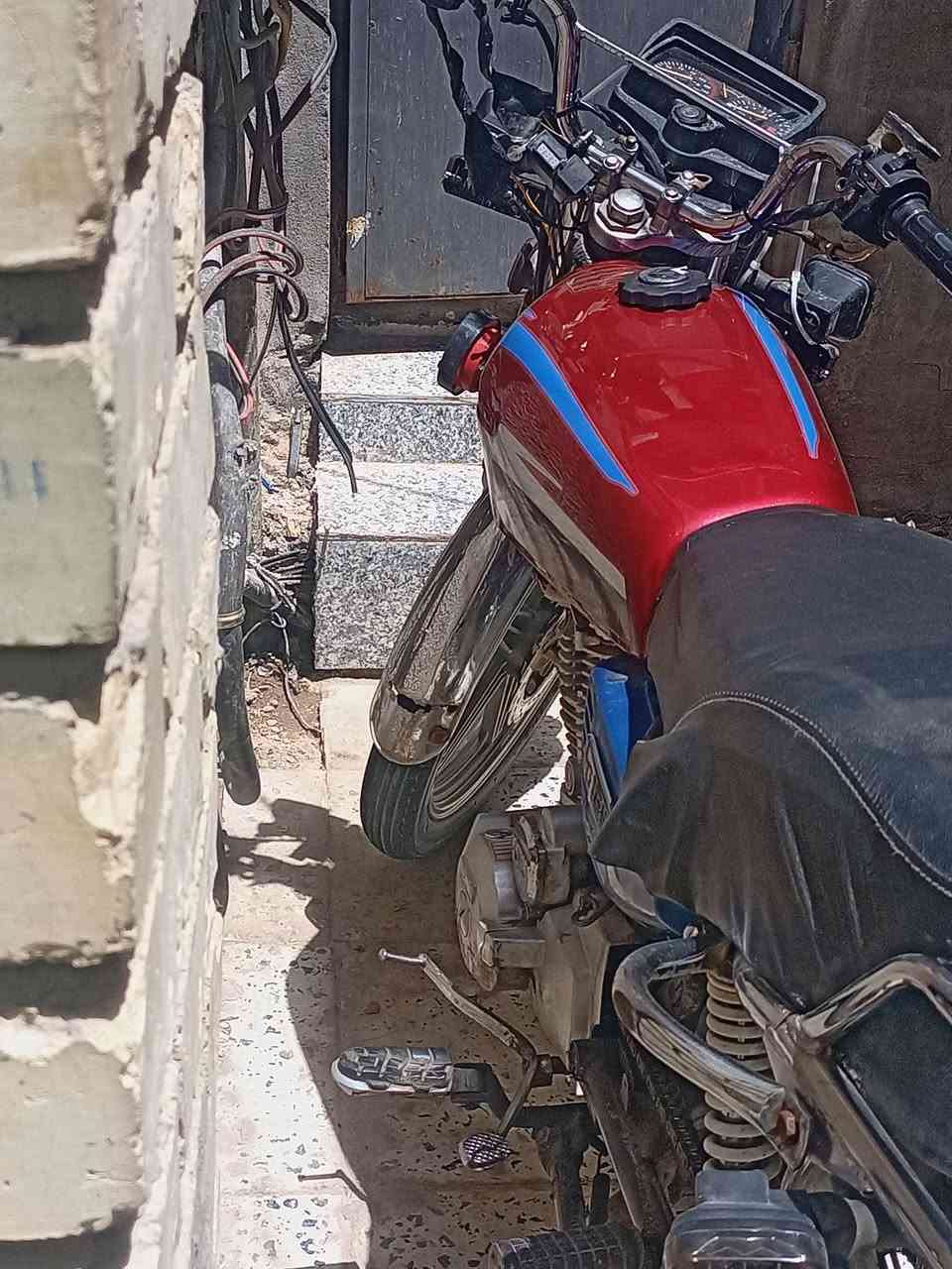 سلام عليكم دراجه  سونك موديل 22 مناقصه شي صالصنه تانكي لايتات ويل خلفي هوه والطبله  مالت البنز  وطبله مال زنجيل ڱڵـه  جديد ع ايدي مكينه لاتبخير ولاتنقيص اوراق مابيه شتريد اكفلك ب 430 وبيه مجال متعوب عليه •اللّـہ̣̥ شاهد *********** مكاني حي جهاد بغداد
