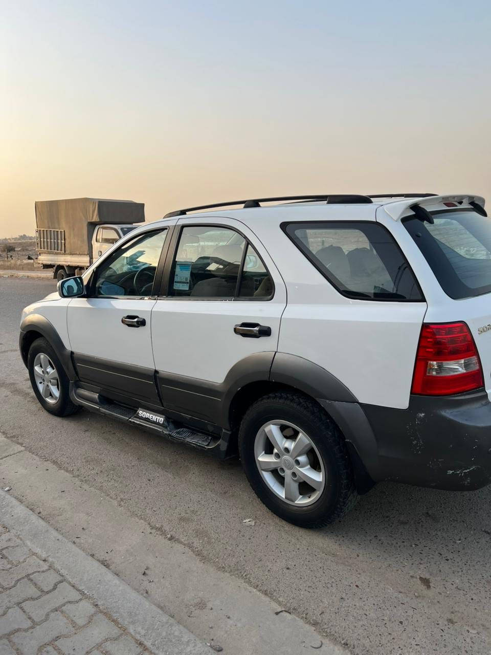 سلام عليكم سورتو 2009 فول موصفات سيارة مكفوله رقم مميز  بسمي كاملة بانزين غاز محرك كير خير من الله تبريد ثلج كله جديد سيارة للبيع مكاني بغداد عارضهه ب110 او بيهه مجال ***********
