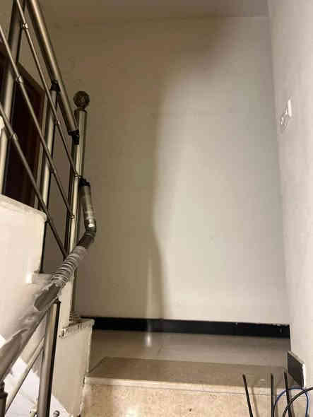 دار للبيع ملك صرف سكني
على طابو الاعظمية
مساحة ٦٤متر  بلسند واقع حال ٧٤ متر الواجة ٤ متر النزال ١٨.٥  يحتوي على اربع غرف نوم  وخدمات صحيه عدد ٢
الطابق الاول يحتوي على صاله ومطبخ وغرفة نوم وخدمات
الطابق الثاني يحتوي على ثلاث غرف نوم وخدمات
بيتونه وصطحين 
شارع عرضه ١٢ متر بصف الركن
قريب على الخدمات 
خلف سوق السمكة 
بناء حديث سنة ٢٠٢١
للاستفسار الاتصال على الرقم ***********
