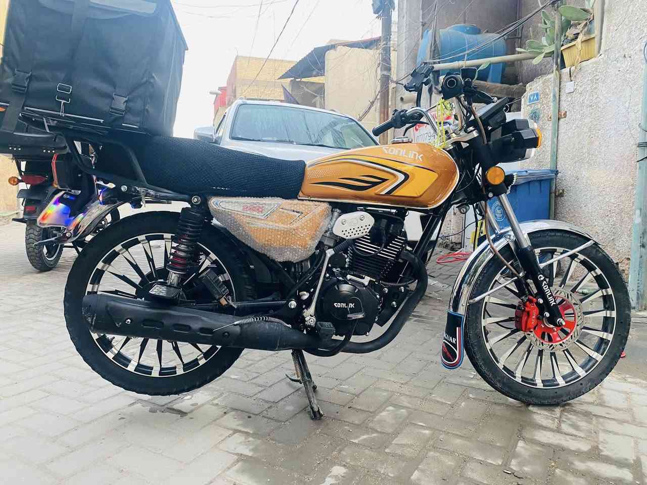 دراجة ايراني سونك 2025 دراجة نظيفة تجي وتشوف بعينك وياها صندوق بغداد المدينة  السعر 800الف 

‭0782 726 6069‬
