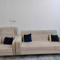 كنبة • مستعمل • قليل الاستخدام