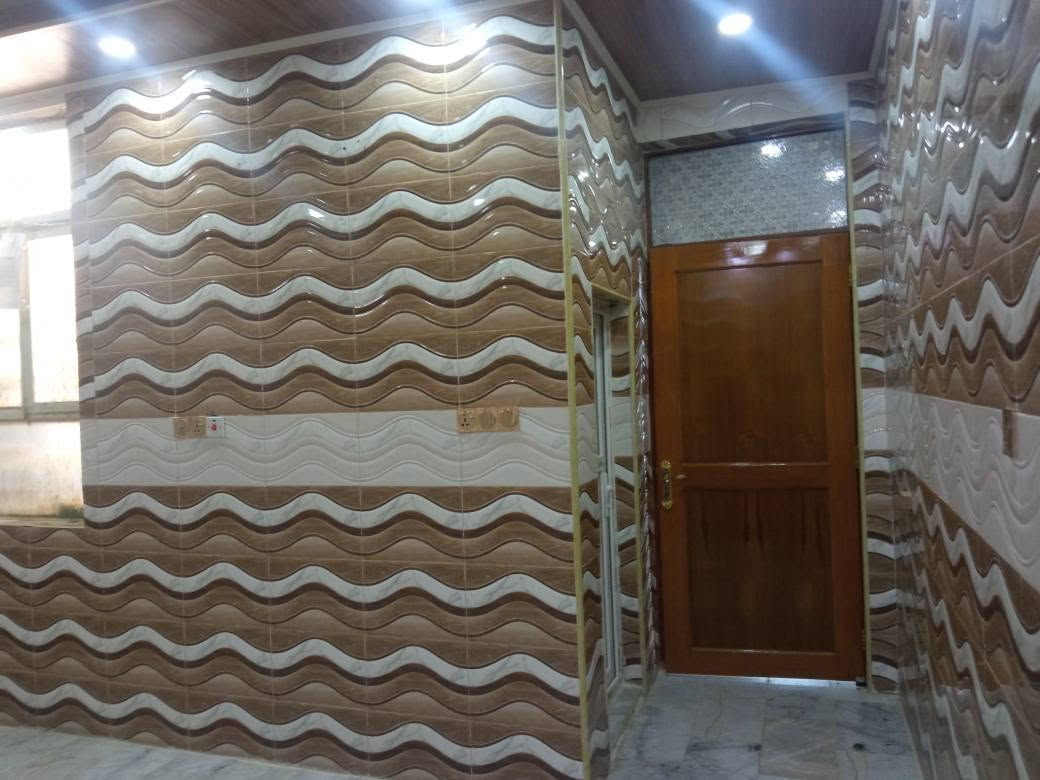 بيت 100م طابقين للايجار في حي الجامعه ..
 يحتوي على ثلاث غرف سويت واستقبال وصاله ومطبخ وصحيات  .. البيت جاهز من كلشي .. 
مطلوب عائلة صغيرة 
*********** النجف, العراق
