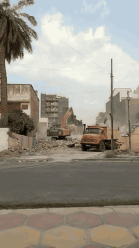 مستعدون لهدم  الدور والبنايات ورفع الانقاض وقطع البيوت المشتركه فرش جلمود و السبيس وحدل الأرض رش نفط اسود في بغداد  هاتف *********** ابوحسن  
 ب انسب انسب  الأسعار
