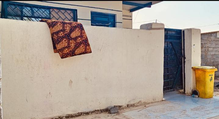 إسلام عليكم بيت تجاوز بالتراث بشارع قائد الشمري مساحته ١٠٠ وشويه تقريبا للبيع سعره ٢٥ بي مجال رقمي***********
