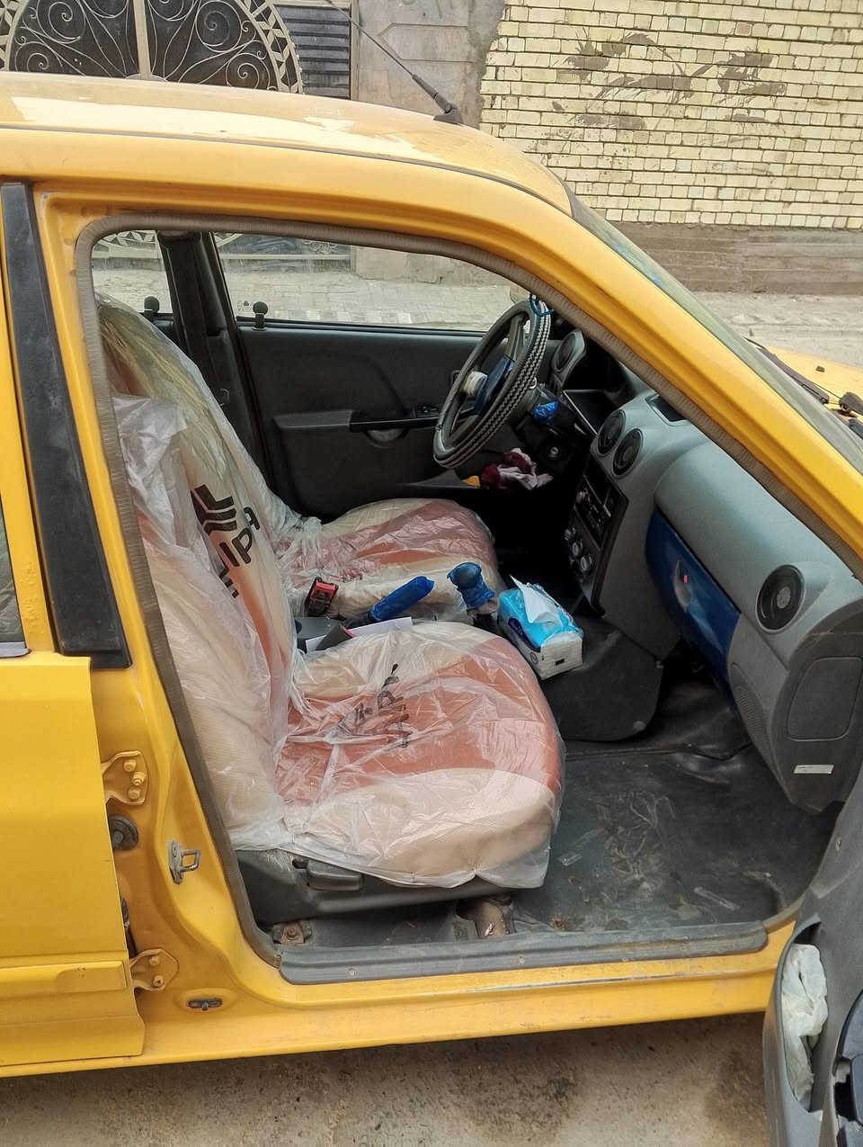 سلام عليكم سايبه منغولي للبيع موديل 12 شواصي نضاف مشط جديد درايم شفتات جدد لايت زنون السياره نضيفه احلا من الصور السنويه باسمي رقم هذا الجديد الدولي  السعر 34 وبيهه مجال ***********
