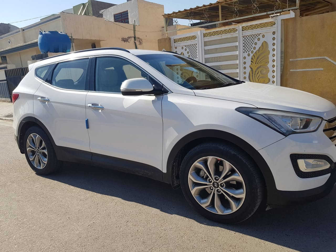 السلام عليكم.
سنتافي 2016 خليجي سيارة مال بيت وبالعافية ع شراي كفالة عامة 6سلندر (3.300) 7 راكب فورويل
كير ومحرك شرط اخت الزيرو رقم بغداد ماشية 125الف كيلو قابل للزيادة السعر 205 بيها مجال ان شاءالله 
مواصفات:
مقاعد كهرباء وجلد والارضية مدوشمة جلد 
تحكم ستيرن جهتين 
مثبت سرعة 
نظام الايكو 
ونظام المساعدة في المنحدرات 
مانع انزلاق 
تبريد بيانو 🎹 
تبريد 3 قطع
مري شفط اشاير بالمري
حساسات 
لد امامي خلفي
ويل19 كروم
يدات نيكل
تخم تاير جديد 💯
صدر  جديد 💯
باتري جديد 💯 
سياره جاهزة من كلشي 
مكاني بغداد المحمودية متواجد خاص+اتصال + واتساب
***********
***********
