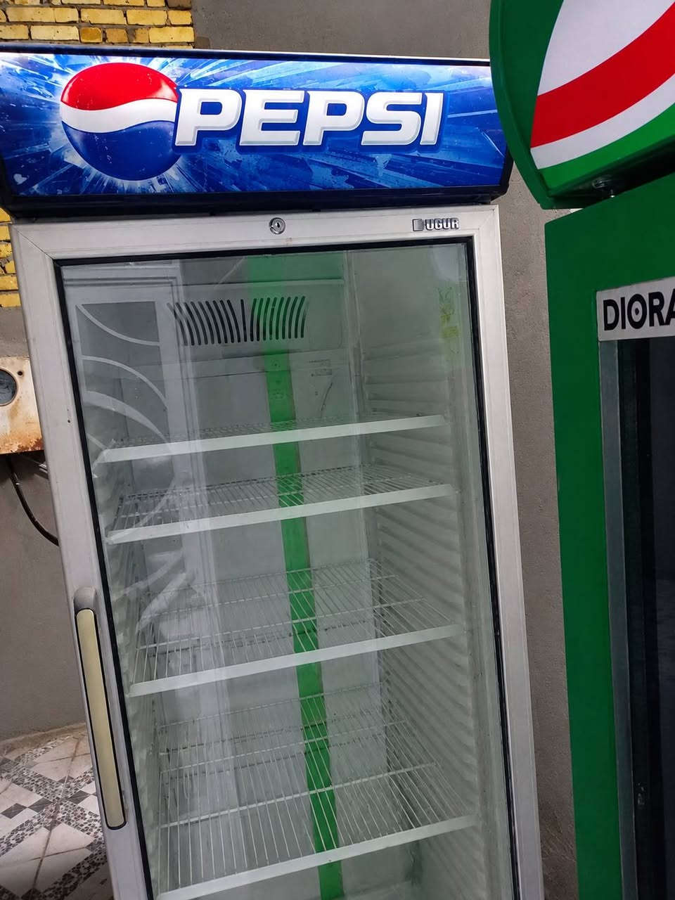 للبيع 
البرادات  وياهن طرحيه سعر خاص
اي استفسار اتصل ***********
