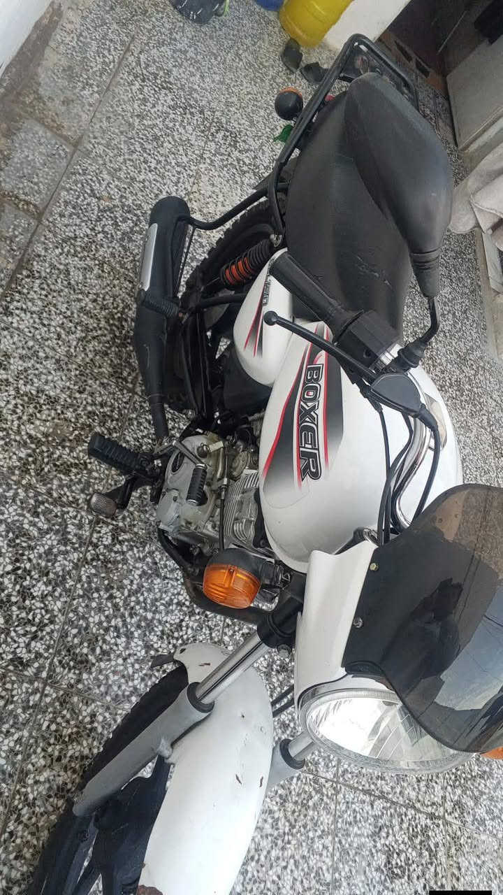 سلا عليكم دراجه بوكسر موديل 2019دراجه كله شغاله سلعه معدل عوزه بس سلف عطلان دراجه حلوه ما ناقصه صي وراق كامله صوليه سعره 800بيه مجال لطبين مكاني بغداد حي اور ***********بي وتساب
