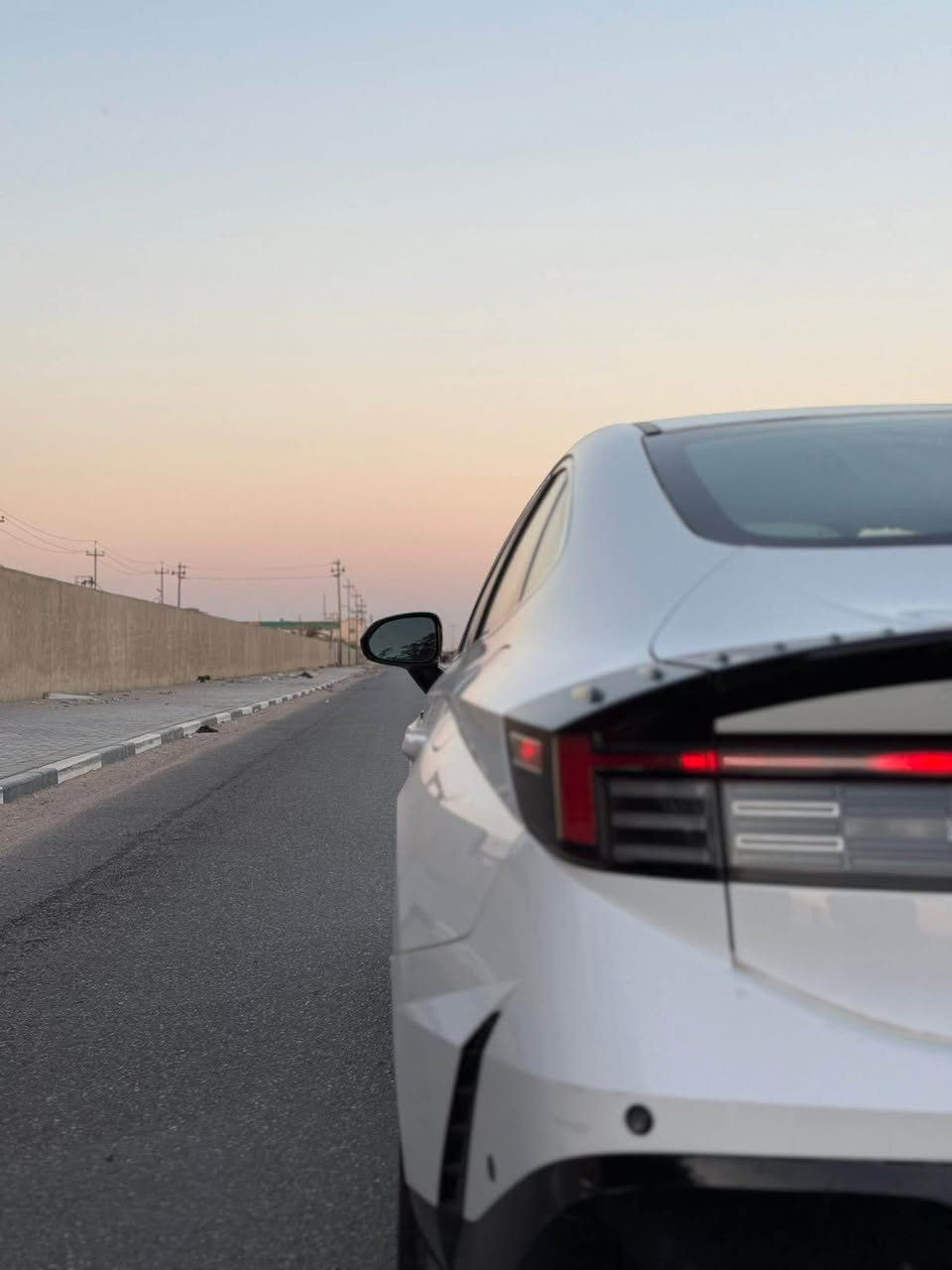 #المركبة :  هونداي سوناتا SEL موديل 2024 الشكل الجديد
#الايرباك : بدون ضرر ايرباك
#الرقم : بصرة باسمي ( تحويل مباشر باسم المشتري )

#المواصفات :

▪️الموديل : 2024
▪️المحرك : 2.5L (اربعة سلندر)
▪️حجم الويل : ويل كب حجم 18 مع طقم تايرات بحالة ممتازة
▪️لايتات زينون اصل مع حاجب LED مع اشارة LED
▪️بصمات عدد 2 للأبواب مع بصمة تشغيل
▪️رادار امامي مانع تصادم
▪️رادار جانبي (نقاط عمياء) بالمرايا الجانبية
▪️گير شفتر بالستيرن للتحكم بالگير العادي
▪️اشاير بالمرايا الجانبية
▪️شاشة الدشبول حجم كبير للتحكم بأيعازات السيارة
▪️تحكم فول كهرباء لكرسي السائق
▪️خمسة وضعيات للقيادة
▪️تشغيل عن بعد
▪️سستم صوت
▪️سايد بريك دگمة
▪️تحكم ستيرن جهتين بلوتوث وحاكية وكروس سرعة وتحكم صوت 
▪️نظام ABS مانع انزلاق
▪️السيارة جديدة وبوضع الشركة.

السعر المطلوب : 215 ورقة 
 

للاستفسار :-

*********** البصرة, العراق
