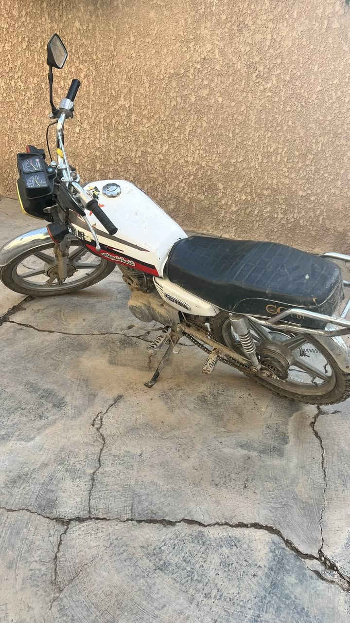 السلام عليكم دراجه للبيع سعر 175

***********
