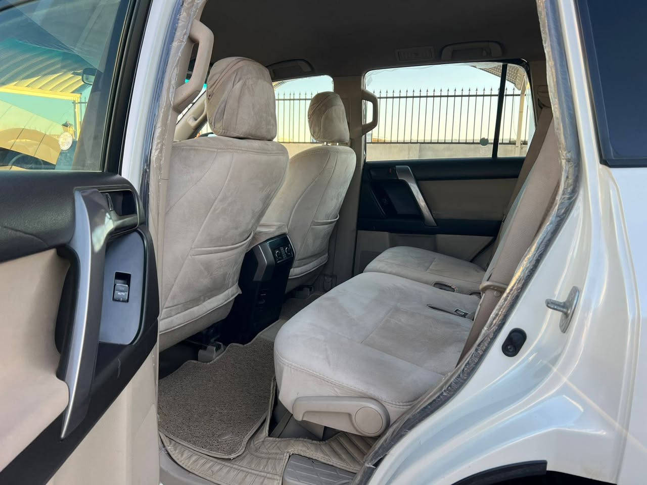 السلام عليكم للبيع برادو موديل 2011خليجي رقم صلاح الدين سنويه جديد شرط التحويل كير محرك شرط ماشيه 168سياره جاهزه صدر تيرات كلو جديد شاشه كامره تحكمات محرك 2700سياره مال جناي مكفوله كفاله عامه حته من لبارد السعر 225الشراي يتصل خاص مجاوب خابرني وتدلل مراوس حسب القناعه ***********
