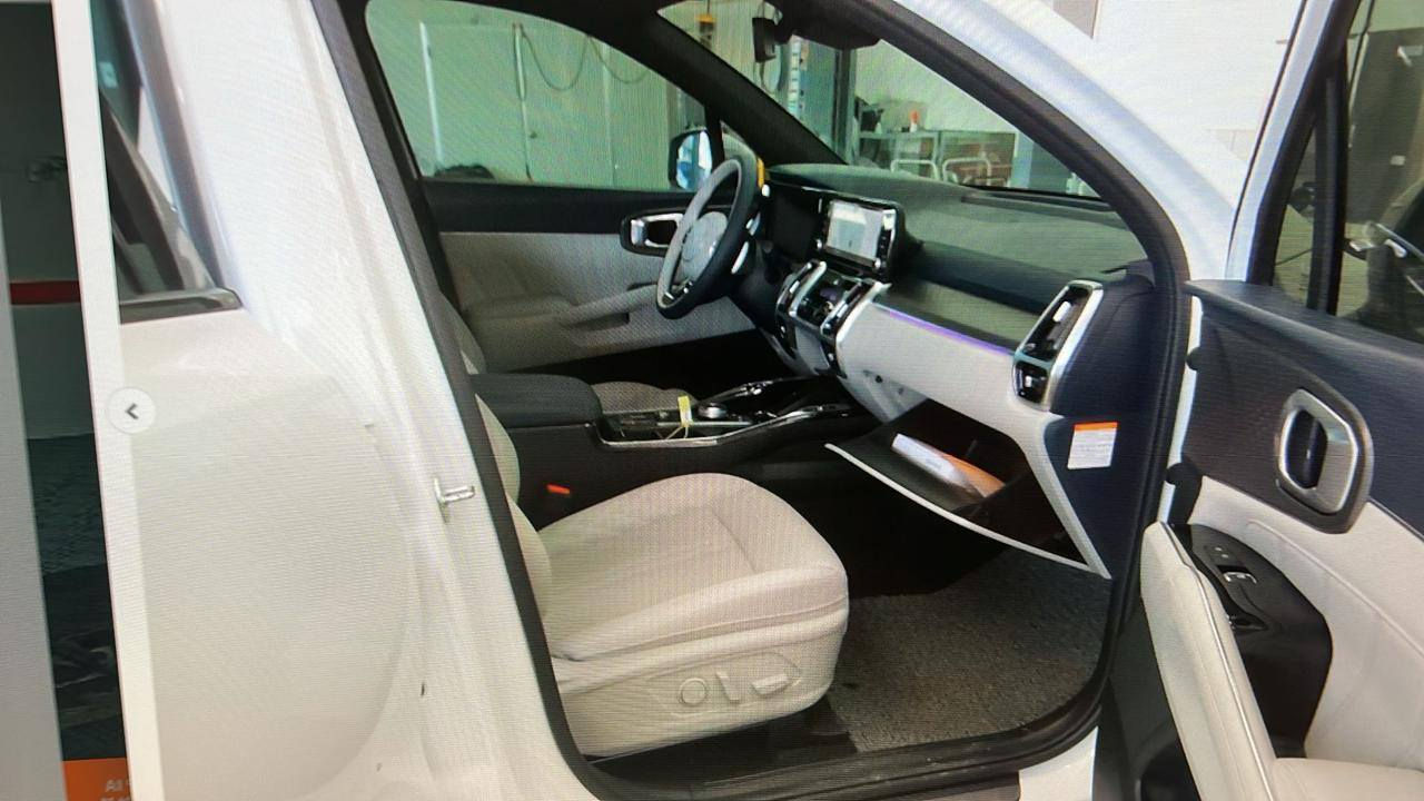 كيا سورنتوا هايبرد موديل 23 محرك 1600 توربوا وارد كوريا فول عدا السقف حديد ماشية حاليا 43000 قابلة للزيادة السيارة من بدون ضرر خمسة ركاب السيارة حلوة ومثل متشوفوها بالصور ورقم بغداد والسعر (28500) دولار
ومامتواجد قليل عالفيس بس الي تعجبه وشراي يتصل على هذا الرقم (***********) واسف عالاطالة
