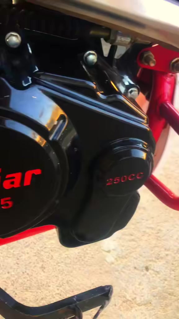 السلام عليكم ماطور قفاز ٢٠٢٥ محرك ٢٥٠كبس  النوعيه كاوير  السعر ٨٢٥ وبي مجال قليل ومكاني اكوير رقمي ***********
