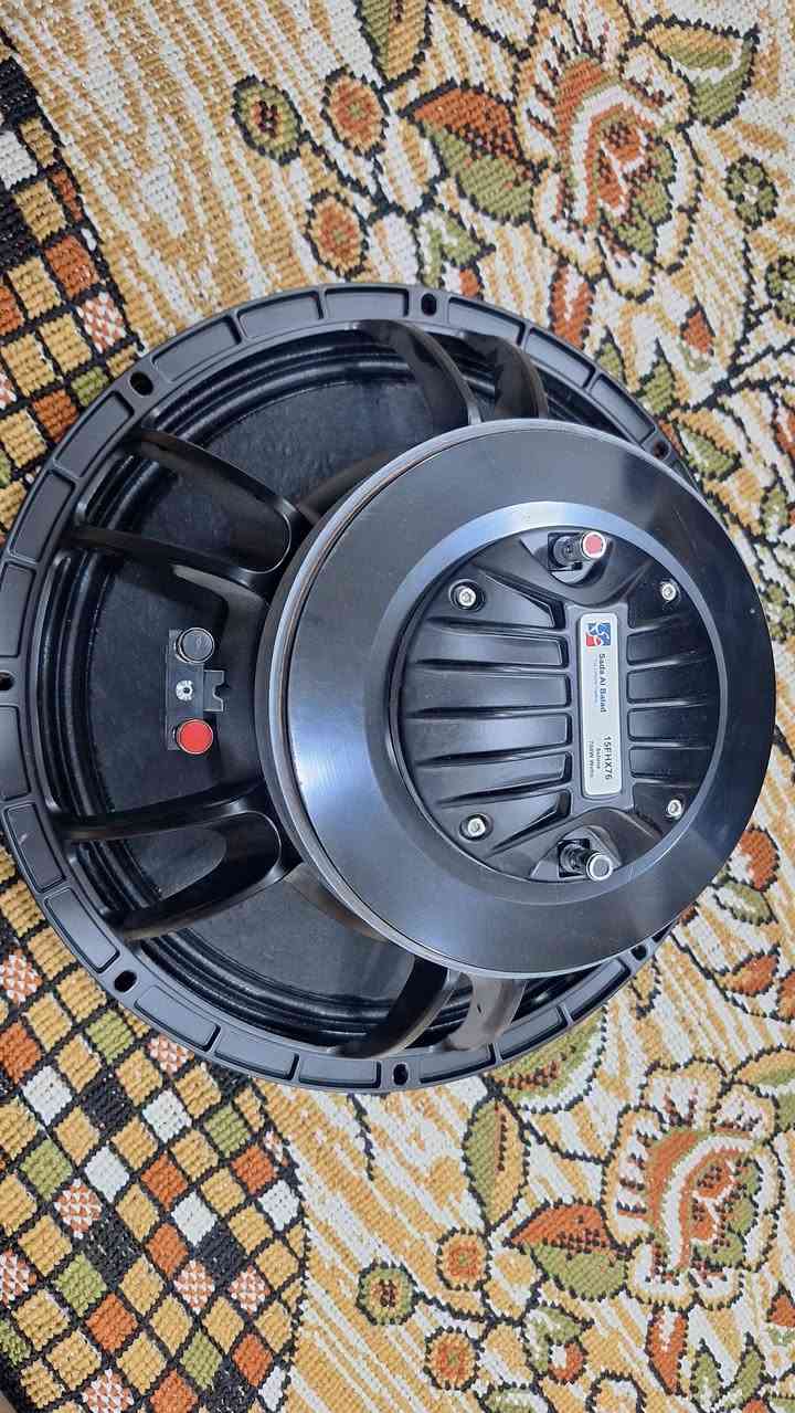 سلام عليكم// زوج سماعات كوسكيل 15 انج من شركه صدى البلد نضيفات للبيع سعرهن ٣٥٠ الف للاستفسار ***********  مكاني الرمادي يوجد توصيل لبغداد فقط
