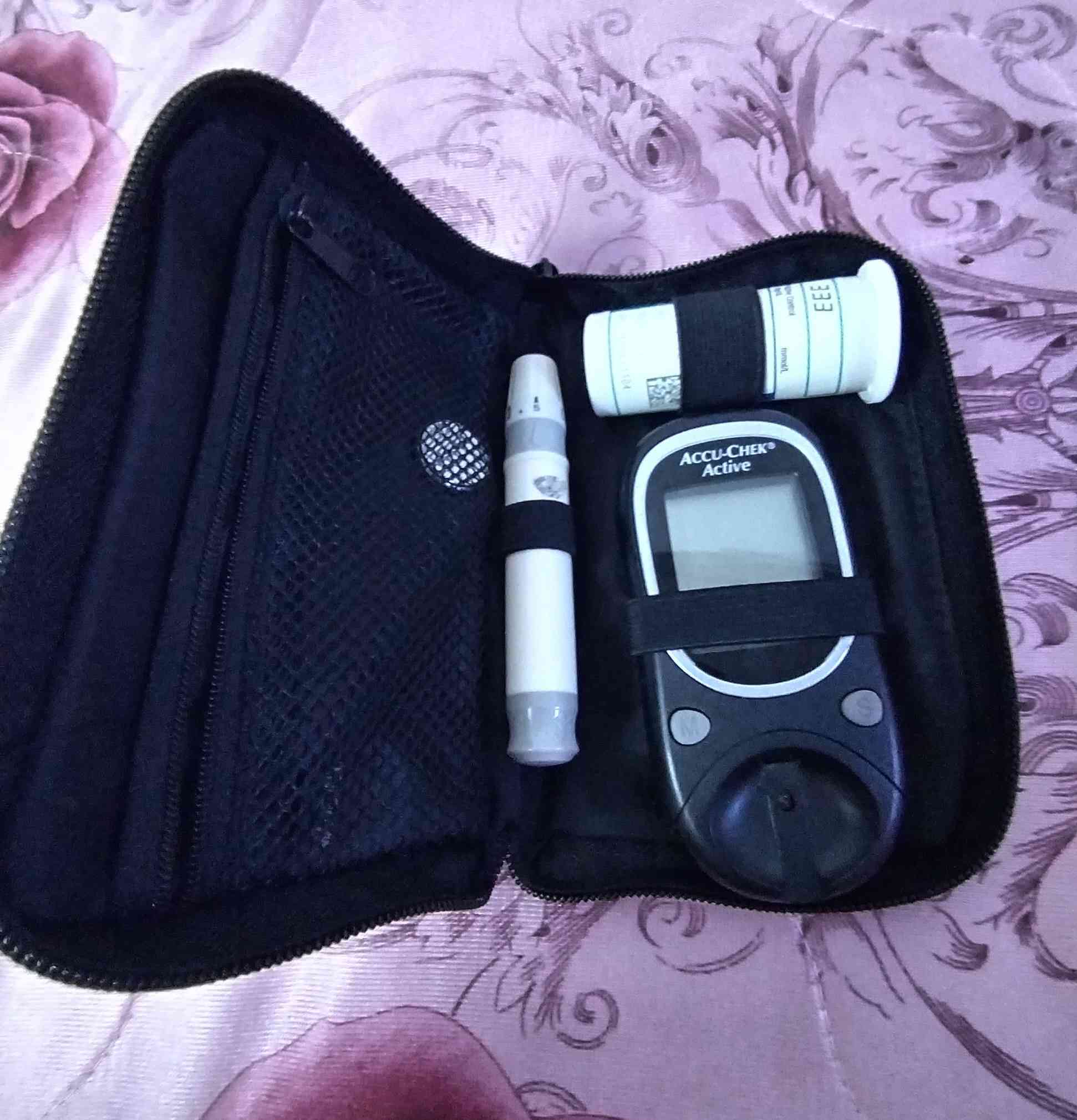 السلام عليكم جهاز قياس السكر في الدم عفانا الله وإياكم للبيع مستعمل قليل وعلب شرايئح فحص أيضآ متوفر للإستفسار خاص


**إذا كنت صاحب هذا الإعلان وتريد حذفه لأي سبب، رجاءا أرسل رسالة إلى الدعم الفني**