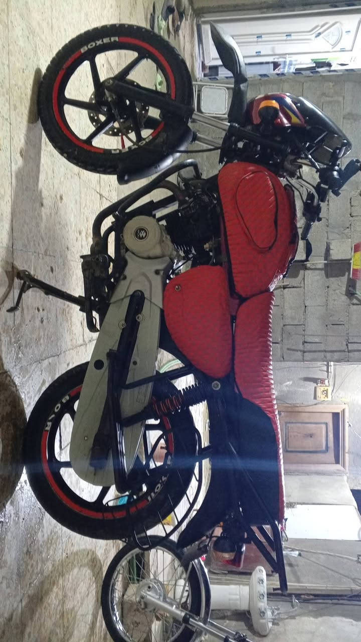 السلام عليكم دراجه للبيع بوكسر جبلي موديل 22 السعر مليون وبيها مجال عنوان البصره خور الزبير رقم الهاتف ***********
