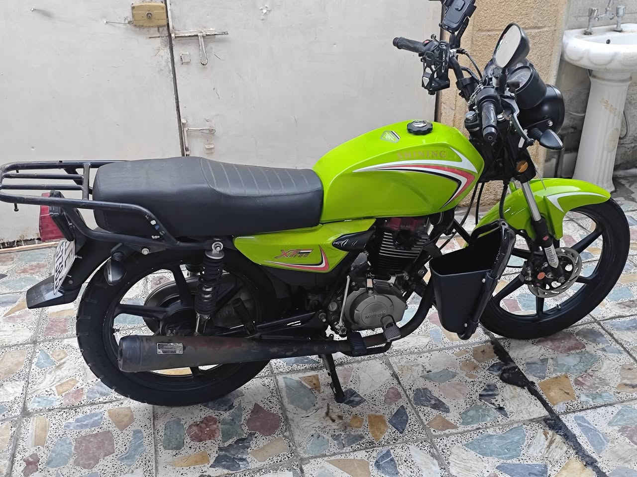 سلام عليكم
للبيع دراجه شاينك مرقم 2023 بسمي تحويل ثاني يوم
دراجه نضيفه جهزه ماناقصه اي شي
عنوان بغداد حي اور ***********
