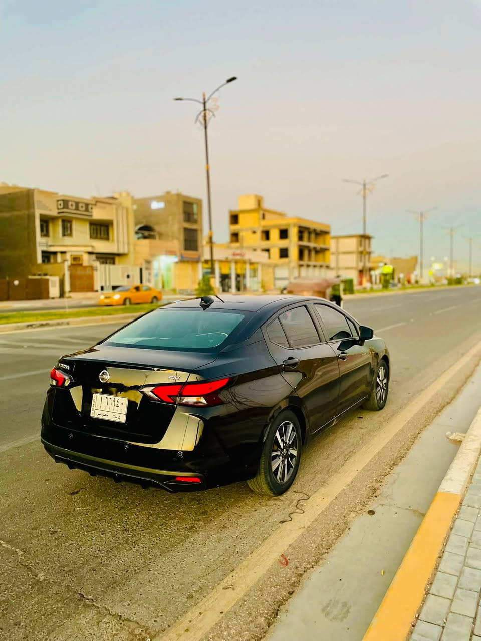 نسيان فيرسا 2021
رقم كربلاء بأسمي السعر 97
 الاستفسار ***********
حادث موضحاً في الصور 
بنيد فقط بدون دواخل 
وبيه بل عراق صبغ بين بيبان اثر دحجه بسيطه 
 مواصفات داخلية
مكيف , فرامل ABS , زجاج كهربائي , مثبت سرعة , مقاعد رياضية , مساعد الاصطفاف , أوامر صوتية , كاميرا خلفية ,
