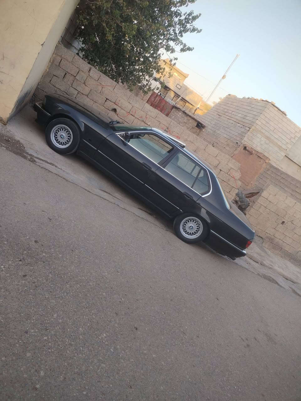 بيئم 740اصل موديل 93بجم عريض السياره جاهزه فول اوتو كشنات كهربائي فول رقم بغداد سنويه وهزه جديده شرط التحويل تبريد ثلج صدر محرك كير كله جدد السياره نشاط شلعه ترايك 260 كهربائيات كلها بالد السياره صبق جماليه المكان ديالى جلولاء السعر 75ومجال قليل ***********

