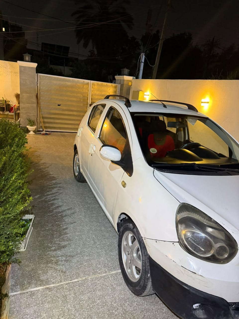 السلام عليكم 
🚗 للبيع: شيري باندا كروز 2012

🔹 السعر: 50 ورقة (قابل للتفاوض البسيط)
🔹 اللون: أبيض
🔹 الحالة: ممتازة

تفاصيل السيارة:
 • بيها فقط قطعتين صبغ
 • المكينة والكير والتبريد بحالة ممتازة
 • صدر أمامي وخلفي بحالة ممتازة
 • الكهربائيات كلها شغالة 100%
 • السيارة نظيفة وجاهزة للاستخدام

📍 العنوان: بغداد – حي الجامعة – شارع المركز
📞 رقم الهاتف: *********** بغداد, العراق
