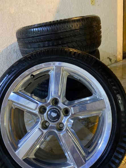 السلام عليكم تخم ويل معه تايرات للبيع العنوان بصره للاستفسار‏‪***********‬‏ السعر 250وبيهن مجال
