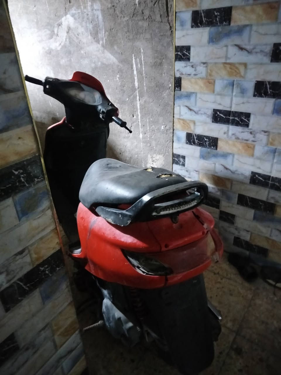 سلام عليكم دراجه فراشه للبيع ابيعلك طافيه كوم حديد خلصت بانزين وعفتها تركتها ابيعلك طافيه كوم حديد العنوان البصرة الرقم متواجد واتساب فقط ***********
