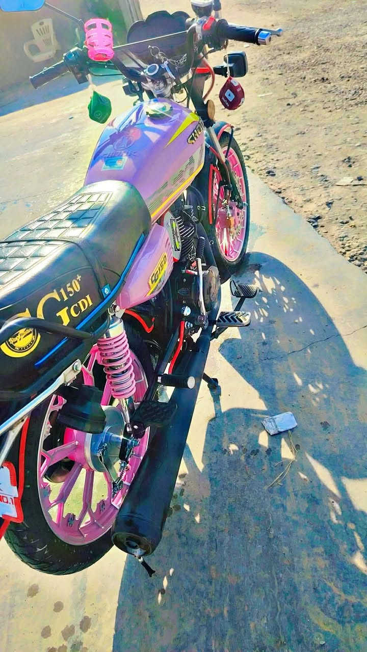 اشبعكم دراجات 25وعلي تعالو وياي شوفو هاي السيفان ال25الواحد عراق
سلام عليكم سيفان مديل 25يعني واحد ع واحد لون وردي لون مميز صار الى شهر من طالعه من الوكيل دراجه مامتعوبه وسعر معقول تعال خاص او اتصل ع رقم***********واني خادم للطيبين وعلي جسر وتعبرون عليه 😂تحياتي اخوكم الوفي
