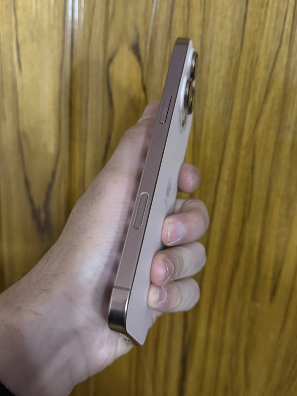 ايفون 16 برو ماكس
ذاكرة 256
بطارية 100 مشحون 110 فقط
ضمان الجهاز ماستر باقي بي 10 اشهر 
نضافة الجهاز 100% مابي اي شخط او زلغ شرط الفحص
الجهاز كامل ملحقات مع كفر ولزكه هديه
السعر 1350 قفل نهايته من الاخير جوه السوك لحد يخابرني يعامل
مكاني بغداد 
***********
