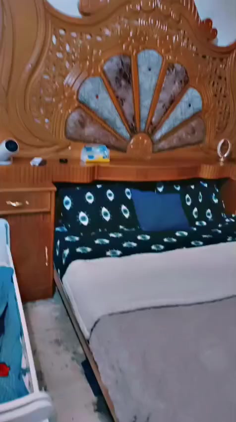 قرفه اخشاب للبيع  تفصال عراقيه تفصالها جديد كلش السعر (مليون ونص) وبيها مجال   الهاتف *********** المكان البصره القبله
