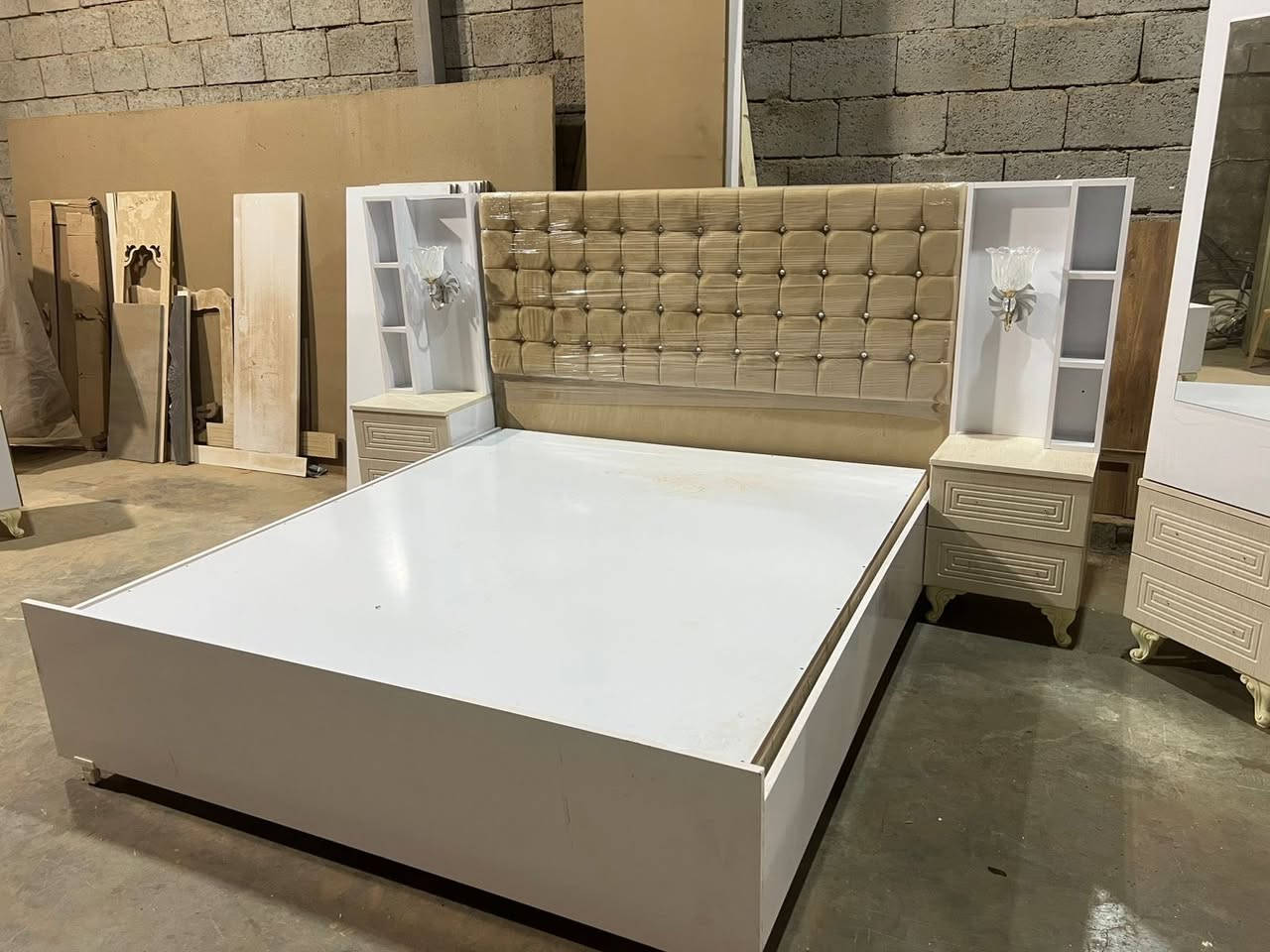 غرف نوم فصالات حسب طلب الزبائن نعمل جميع الموديلات يتوفر لدينا جميع انواع الخشب كناتير بوفيات غرف نوم فخمه غرف نوم بسيطه سرير رفوف عنوان المعمل كركوك باقي تفاصيل ماسنجر


**إذا كنت صاحب هذا الإعلان وتريد حذفه لأي سبب، رجاءا أرسل رسالة إلى الدعم الفني**