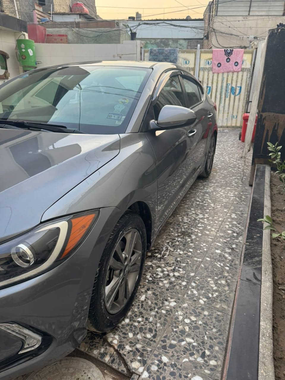 السلام عليكم النترا للبيع او مراوس بتكسي 2018 أمريكي حادث بصيط جاملغ او بنيد بدون دواخل فول بصمه او سلايت سياره جديده العنوان بغداد البلديات السعر 120 او بيهه مجال رقم الهاتف ***********
